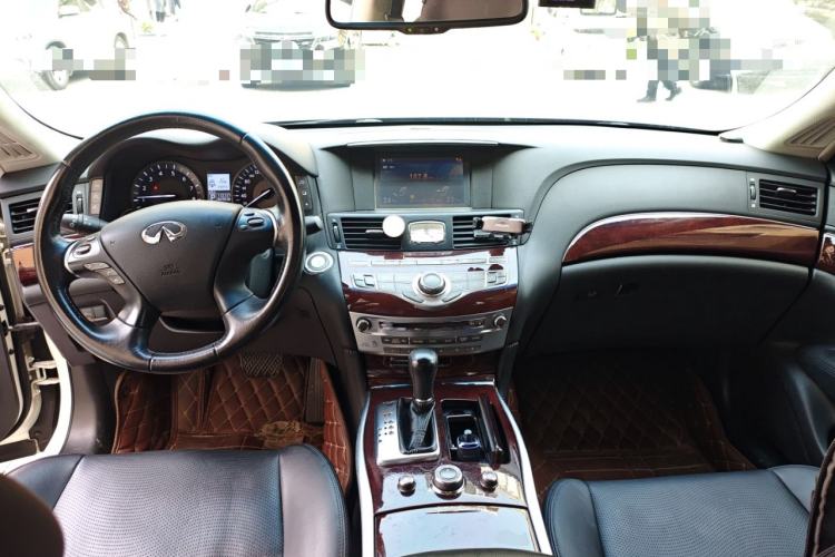 Used Infiniti Q70 2013 Q70L 2.5L Comfort Edition Center Console