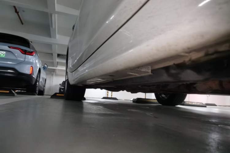 Used Infiniti Q70 2013 Q70L 2.5L Elegance Edition Chassis Front Right