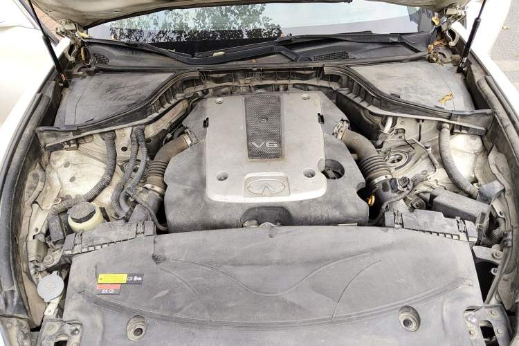 Used Infiniti Q70 2013 Q70L 2.5L Comfort Edition Engine Bay
