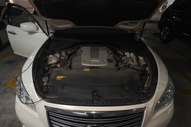 Used Infiniti Q70 2013 Q70L 2.5L Elegance Edition Engine Bay