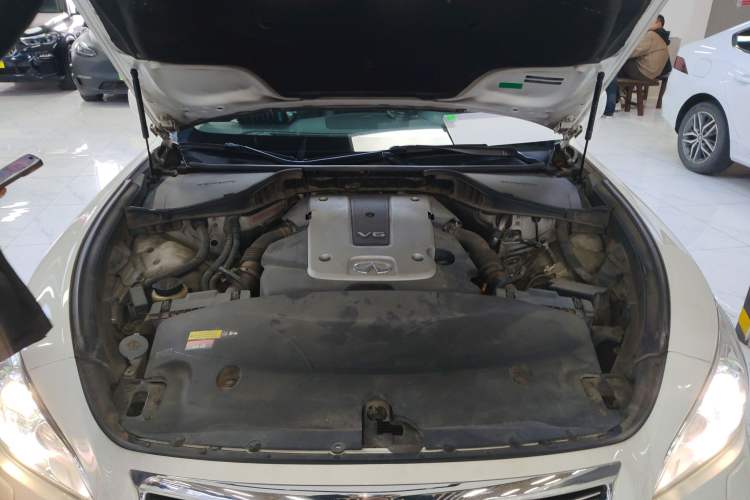 Used Infiniti Q70 2013 Q70L 2.5L Comfort Edition Engine Bay