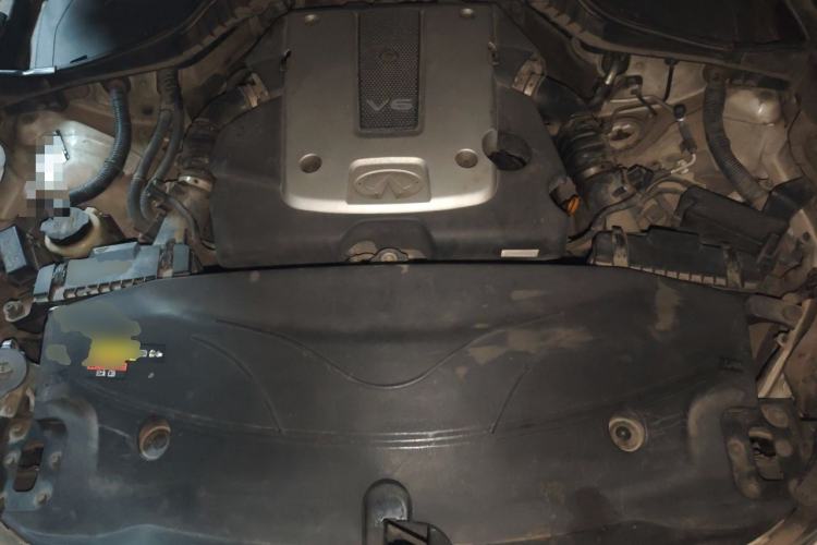 Used Infiniti Q70 2013 Q70L 2.5L Elegance Edition Engine Bay
