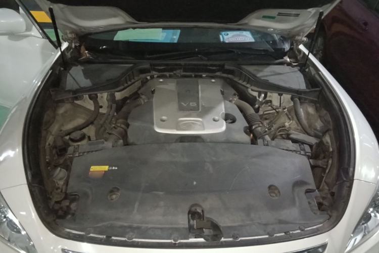 Used Infiniti Q70 2013 Q70L 2.5L Elegance Edition Engine Bay