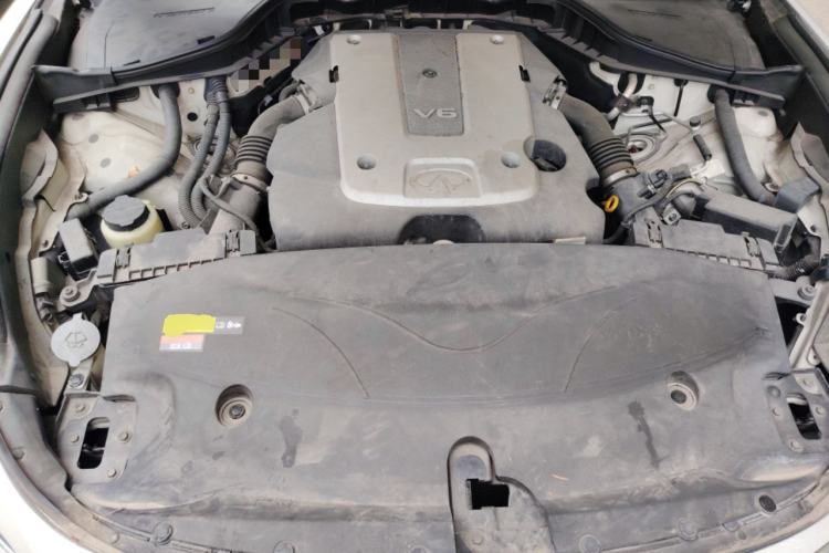 Used Infiniti Q70 2013 Q70L 2.5L Comfort Edition Engine Bay