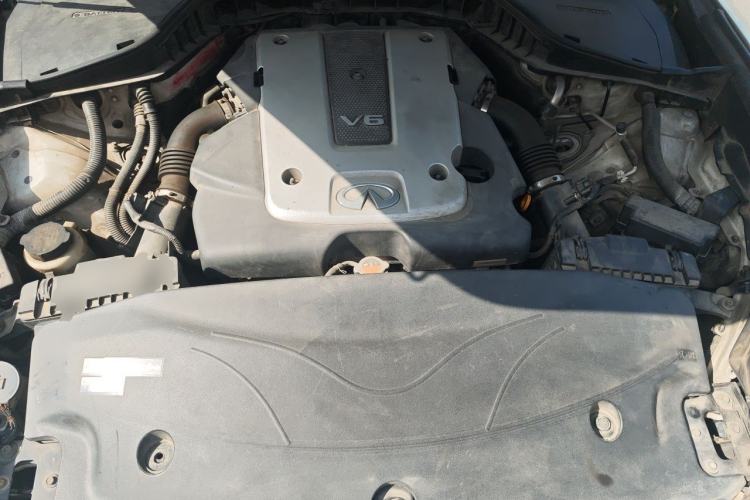 Used Infiniti Q70 2013 Q70L 2.5L Comfort Edition Engine Bay