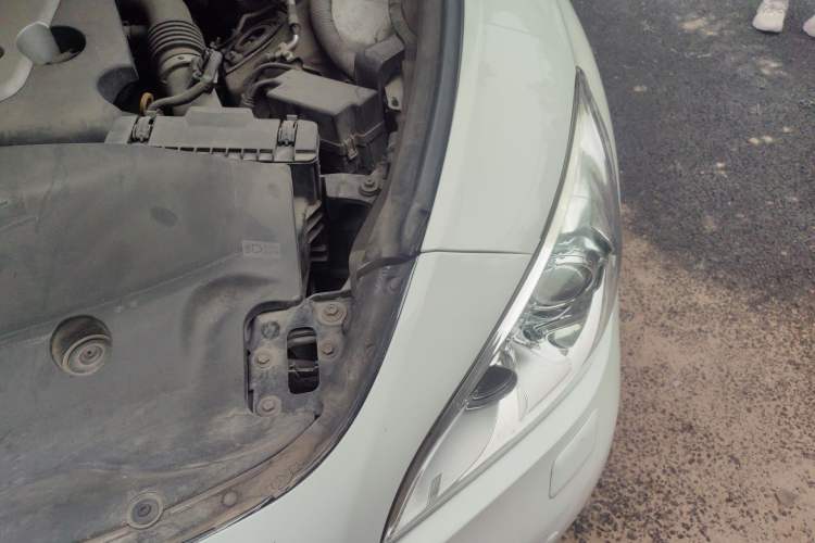 Used Infiniti Q70 2013 Q70L 2.5L Comfort Edition Engine Bay Left