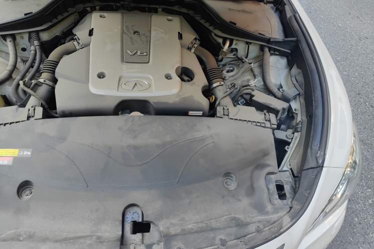 Used Infiniti Q70 2013 Q70L 2.5L Comfort Edition Engine Bay Left