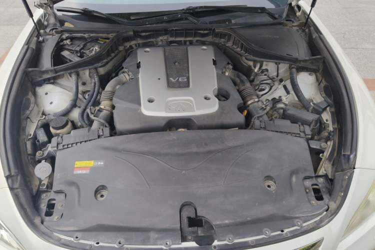 Used Infiniti Q70 2013 Q70L 2.5L Comfort Edition Engine Bay