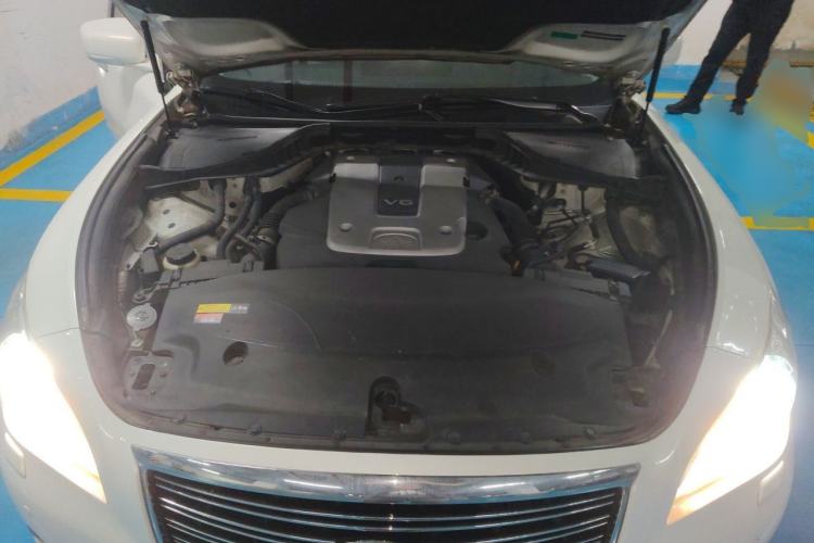 Used Infiniti Q70 2013 Q70L 2.5L Comfort Edition Engine Bay