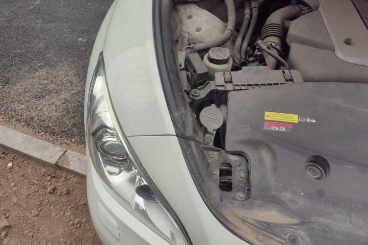 Used Infiniti Q70 2013 Q70L 2.5L Comfort Edition Engine Bay Right