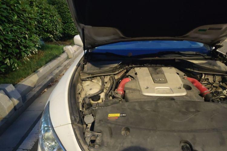 Used Infiniti Q70 2013 Q70L 2.5L Comfort Edition Engine Bay Right
