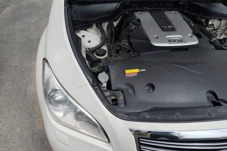 Used Infiniti Q70 2013 Q70L 2.5L Comfort Edition Engine Bay Right