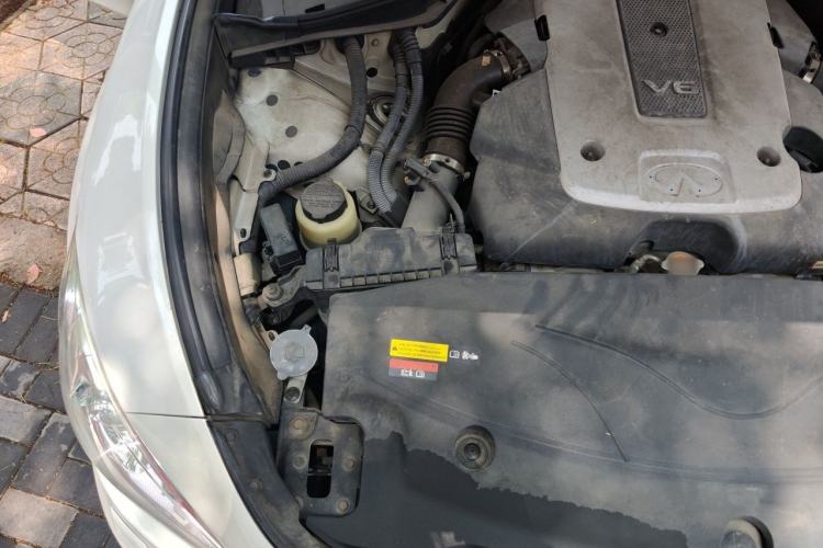 Used Infiniti Q70 2013 Q70L 2.5L Comfort Edition Engine Bay Right