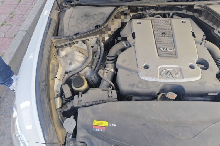 Used Infiniti Q70 2013 Q70L 2.5L Comfort Edition Engine Bay Right