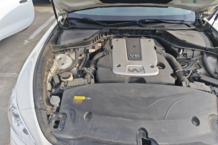 Used Infiniti Q70 2013 Q70L 2.5L Comfort Edition Engine Bay Right
