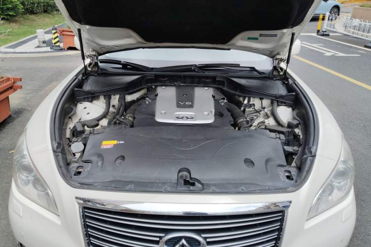 Used Infiniti Q70 2013 Q70L 2.5L Comfort Edition Engine Bay
