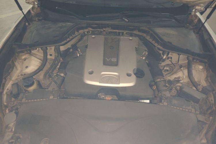 Used Infiniti Q70 2013 Q70L 2.5L Elegance Edition Engine Bay
