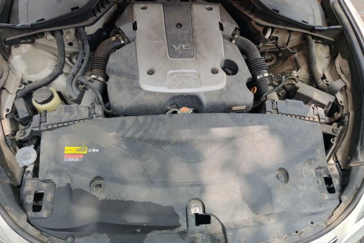 Used Infiniti Q70 2013 Q70L 2.5L Comfort Edition Engine Bay