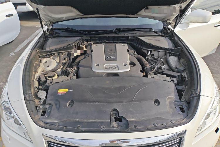 Used Infiniti Q70 2013 Q70L 2.5L Comfort Edition Engine Bay