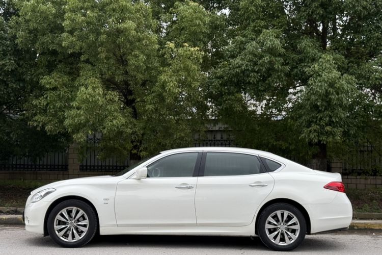 Used Infiniti Q70 2013 Q70L 2.5L Comfort Edition Exterior 3