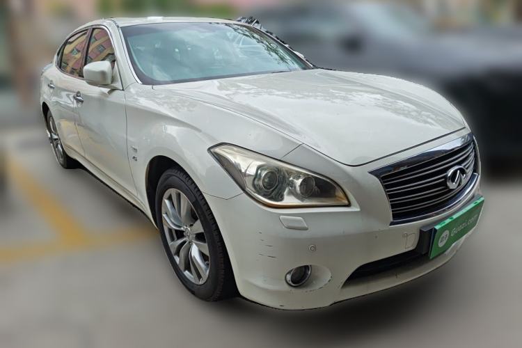 Used Infiniti Q70 2013 Q70L 2.5L Comfort Edition Front Right 45 Deg