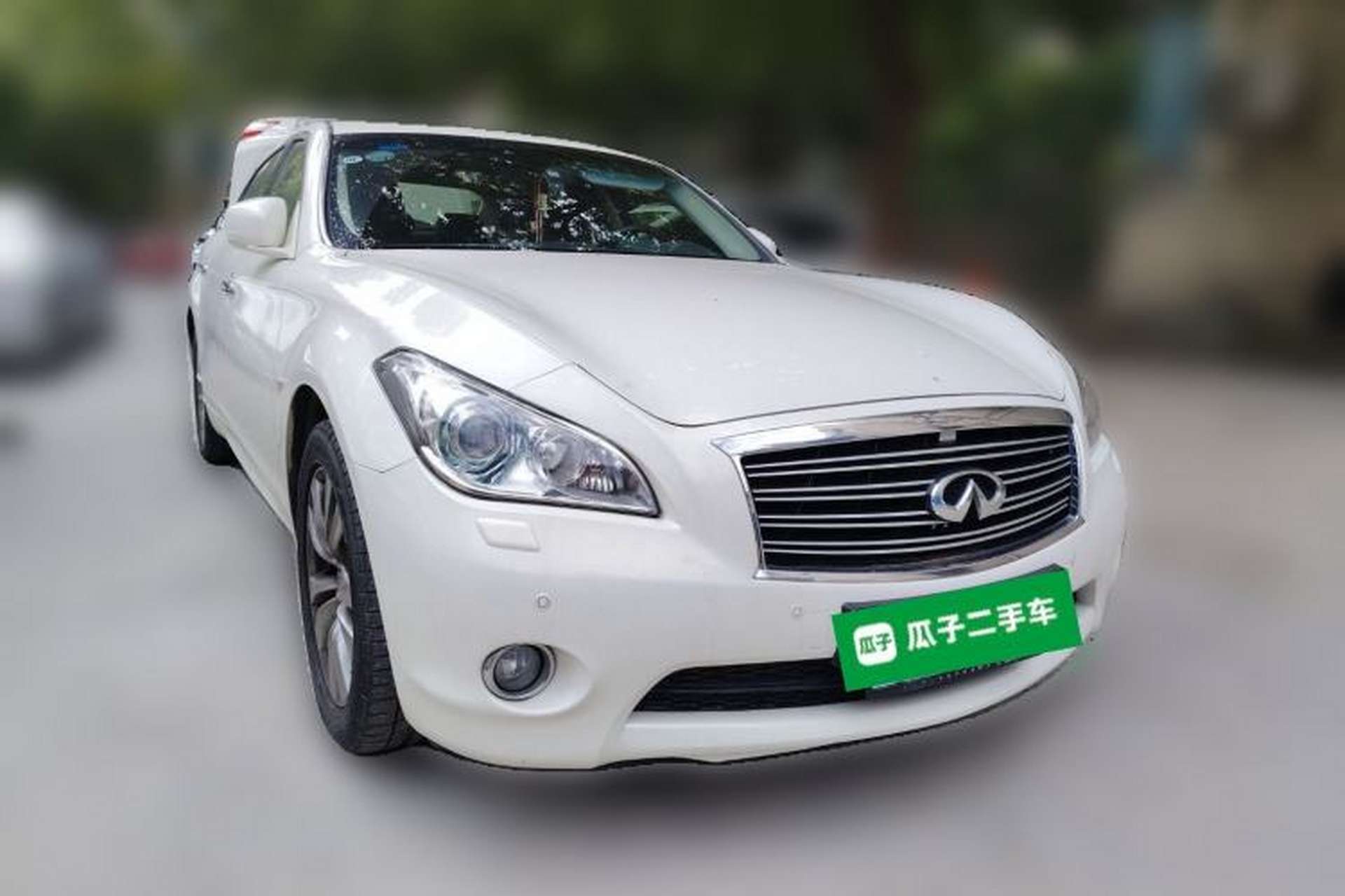 Used Infiniti Q70 2013 Q70L 2.5L Comfort Edition Front Right 45 Deg