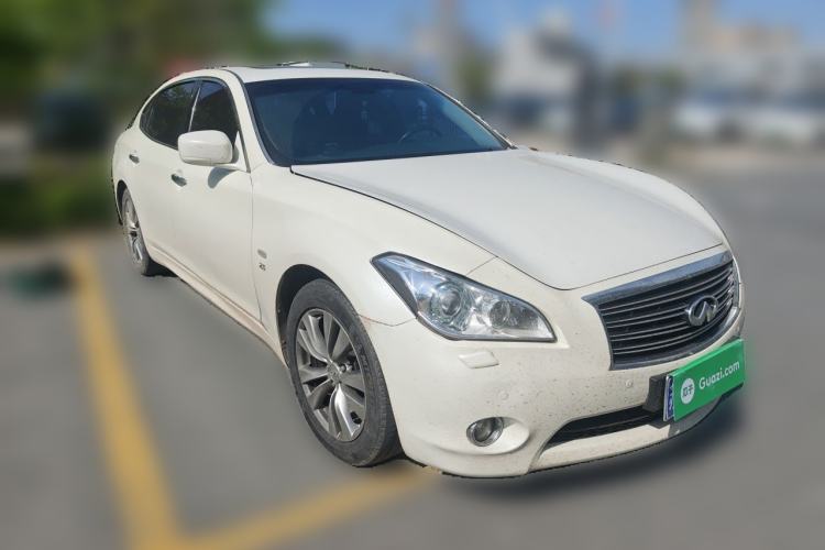 Used Infiniti Q70 2013 Q70L 2.5L Comfort Edition Front Right 45 Deg