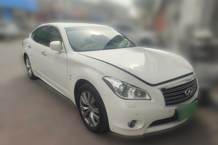 Used Infiniti Q70 2013 Q70L 2.5L Comfort Edition Front Right 45 Deg