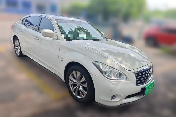 Used Infiniti Q70 2013 Q70L 2.5L Comfort Edition Front Right 45 Deg