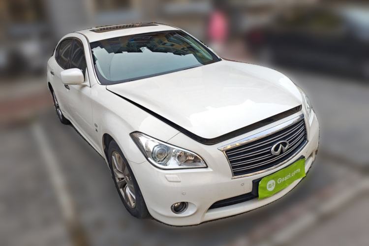 Used Infiniti Q70 2013 Q70L 2.5L Comfort Edition Front Right 45 Deg