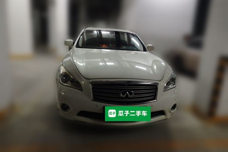Used Infiniti Q70 2013 Q70L 2.5L Elegance Edition Front