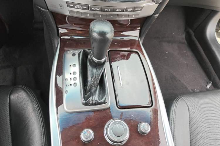 Used Infiniti Q70 2013 Q70L 2.5L Elegance Edition Gear Lever