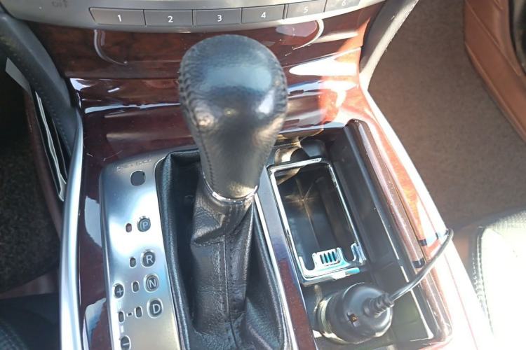Used Infiniti Q70 2013 Q70L 2.5L Comfort Edition Gear Lever