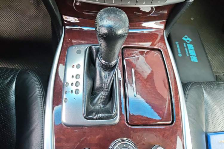Used Infiniti Q70 2013 Q70L 2.5L Comfort Edition Gear Lever