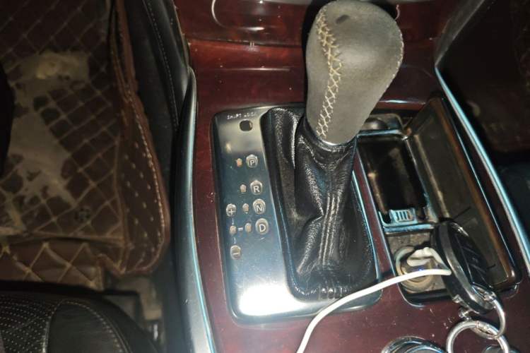 Used Infiniti Q70 2013 Q70L 2.5L Elegance Edition Gear Lever