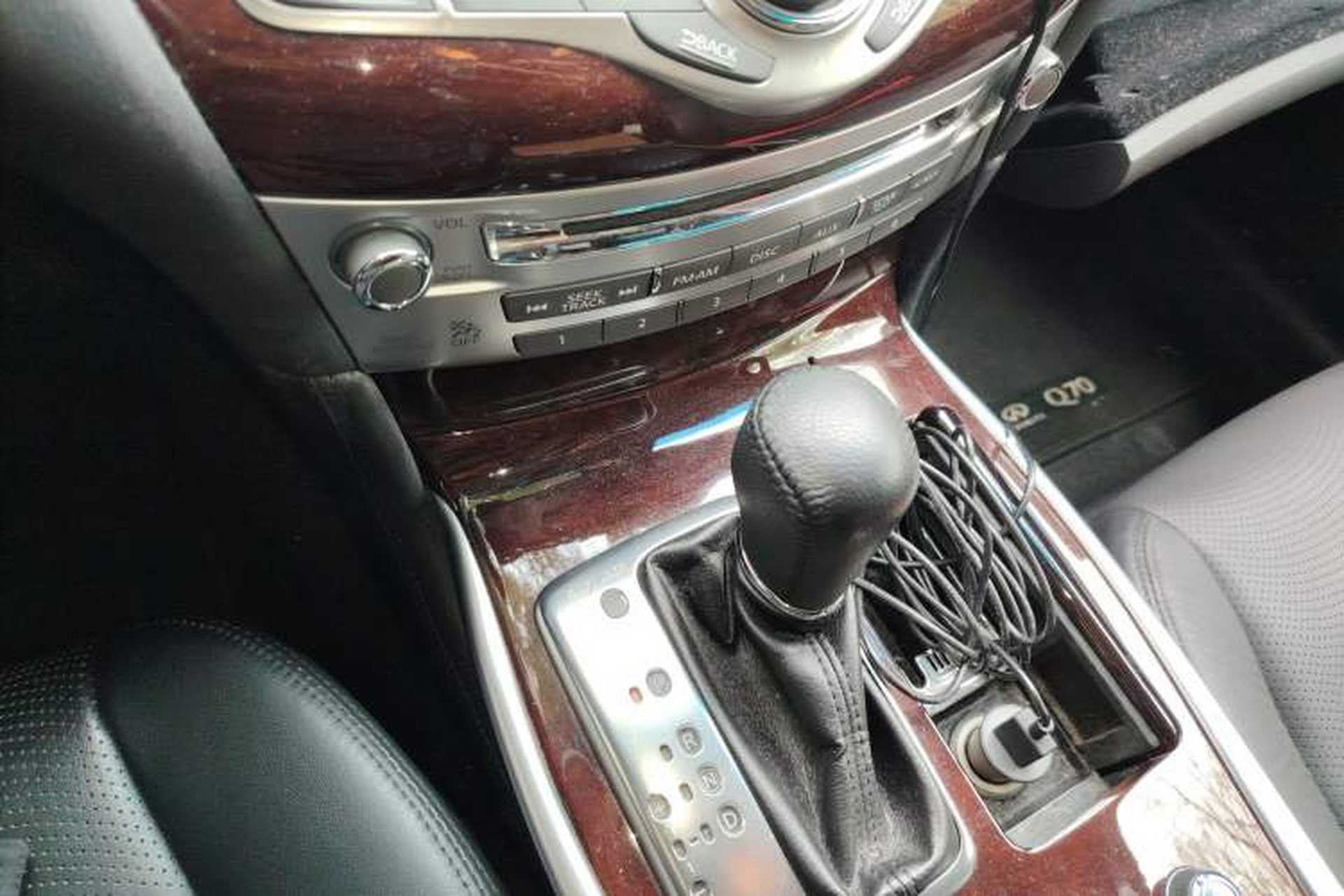 Used Infiniti Q70 2013 Q70L 2.5L Comfort Edition Gear Lever