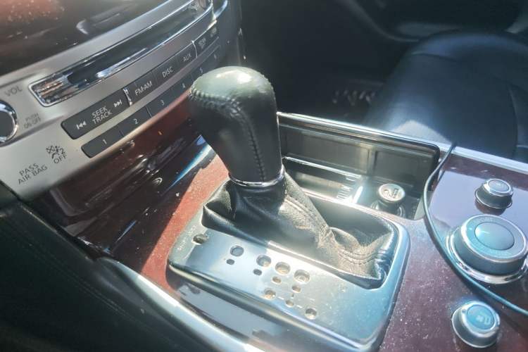 Used Infiniti Q70 2013 Q70L 2.5L Comfort Edition Gear Lever