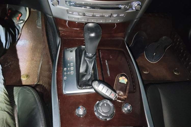 Used Infiniti Q70 2013 Q70L 2.5L Comfort Edition Gear Lever