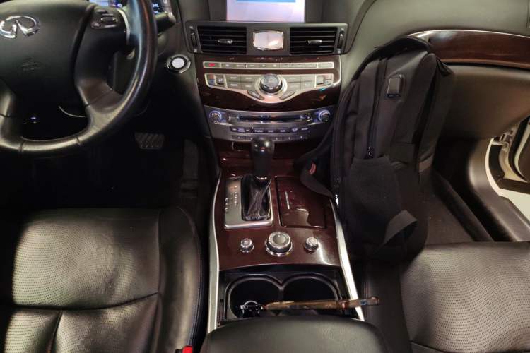 Used Infiniti Q70 2013 Q70L 2.5L Elegance Edition Gear Lever
