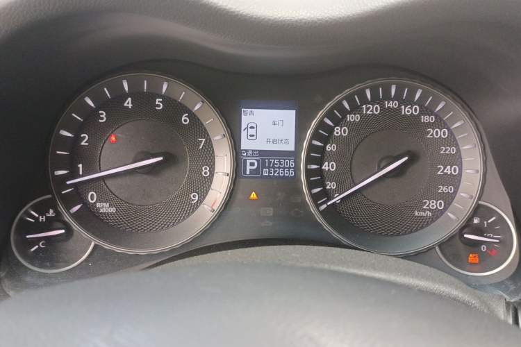 Used Infiniti Q70 2013 Q70L 2.5L Comfort Edition Instrument Cluster
