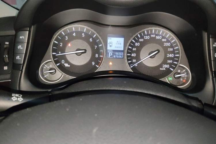 Used Infiniti Q70 2013 Q70L 2.5L Comfort Edition Instrument Cluster