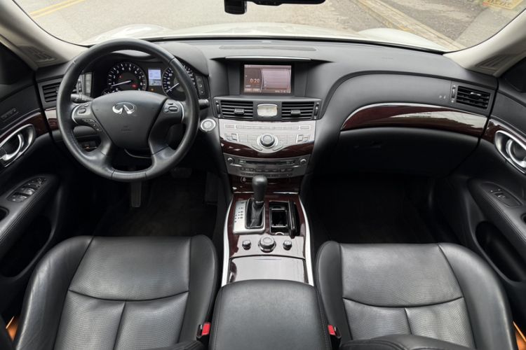 Used Infiniti Q70 2013 Q70L 2.5L Comfort Edition Interior 10