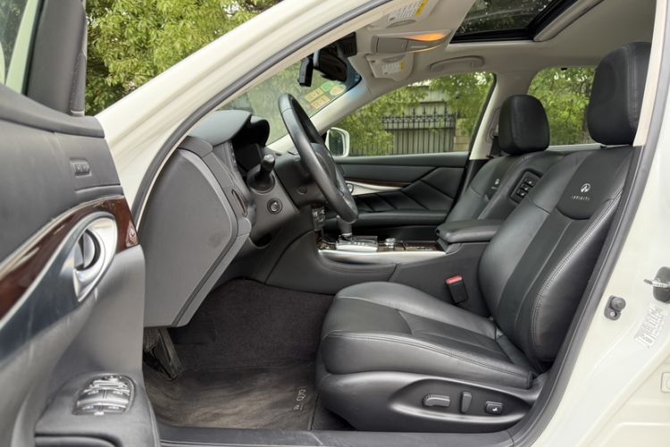 Used Infiniti Q70 2013 Q70L 2.5L Comfort Edition Interior 13
