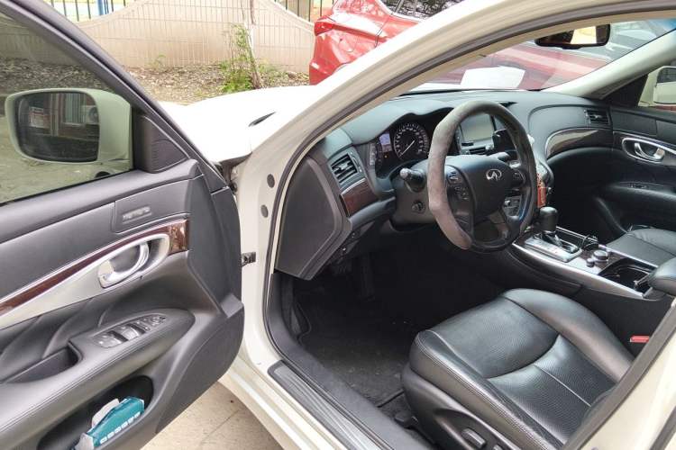 Used Infiniti Q70 2013 Q70L 2.5L Comfort Edition Interior 3