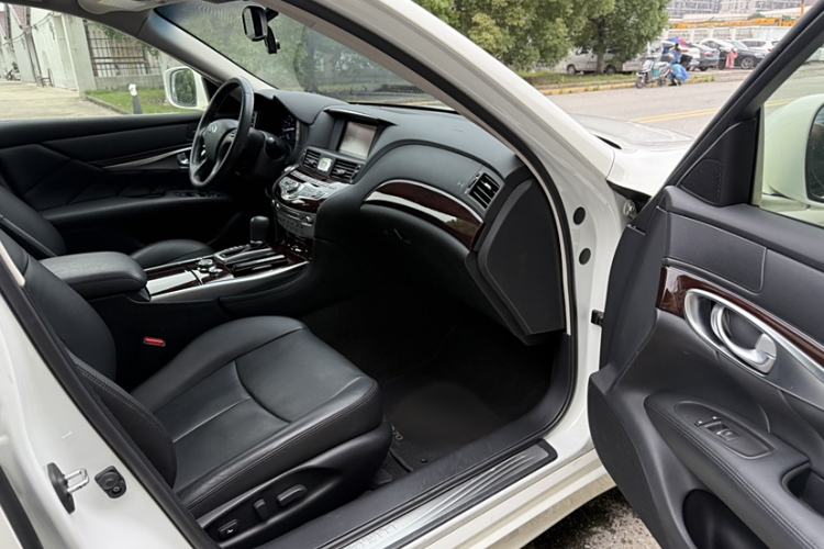 Used Infiniti Q70 2013 Q70L 2.5L Comfort Edition Interior 7