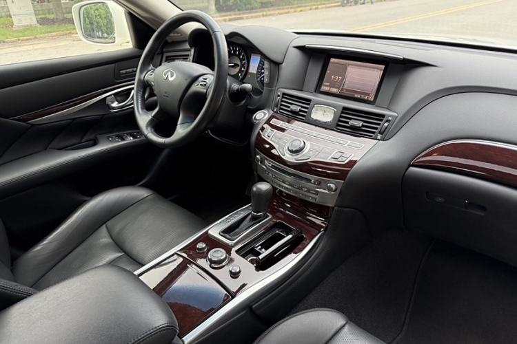 Used Infiniti Q70 2013 Q70L 2.5L Comfort Edition Interior 8