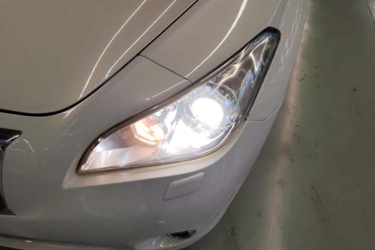 Used Infiniti Q70 2013 Q70L 2.5L Elegance Edition Left Front Headlight