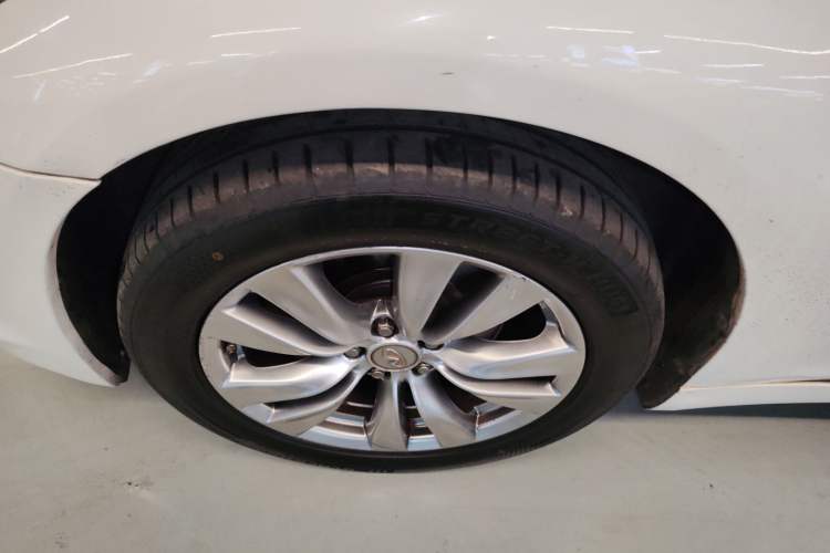 Used Infiniti Q70 2013 Q70L 2.5L Elegance Edition Left Front Wheel Hub