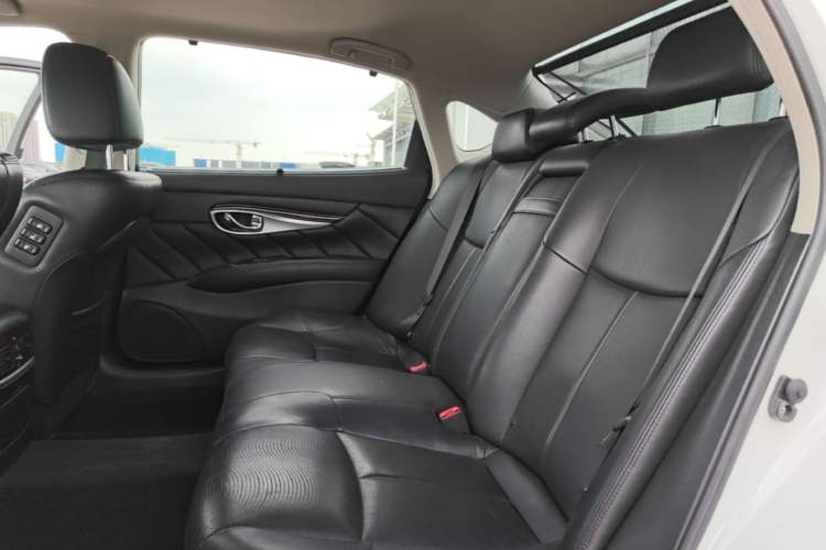 Used Infiniti Q70 2013 Q70L 2.5L Elegance Edition Left Rear Seat