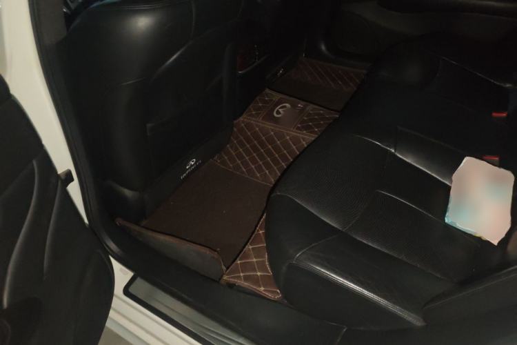 Used Infiniti Q70 2013 Q70L 2.5L Elegance Edition Left Rear Seat